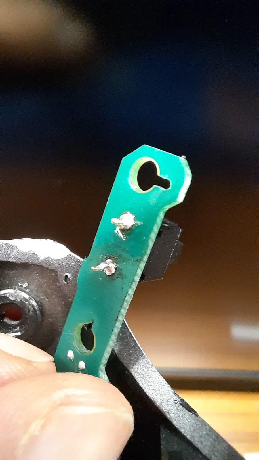 Replacement switch soldered onto the MX Master 3S circuit board